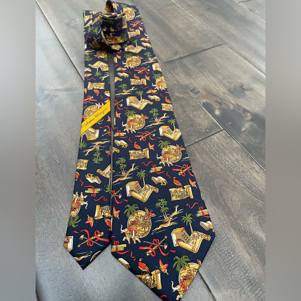 Vintage Salvatore Ferragamo tie  , animal print